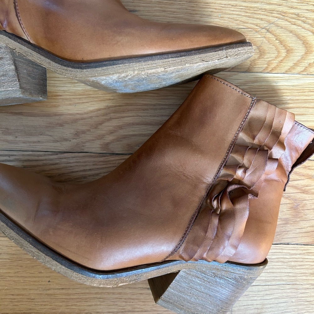 MALA VITA Desiree Leather Ruffle Boot Cognac Saddle Brown Chelsea Style Bootie - Picture 3 of 7